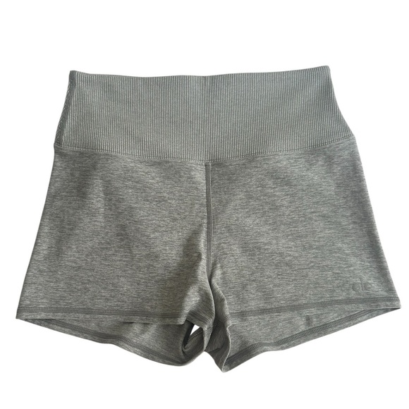 Alo Yoga Alosoft Aura Shorts 2” - Silver/Grey Medium - Picture 1 of 6